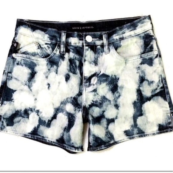 Acid washed high waisted denim shorts bleached out - Picture 2 of 7